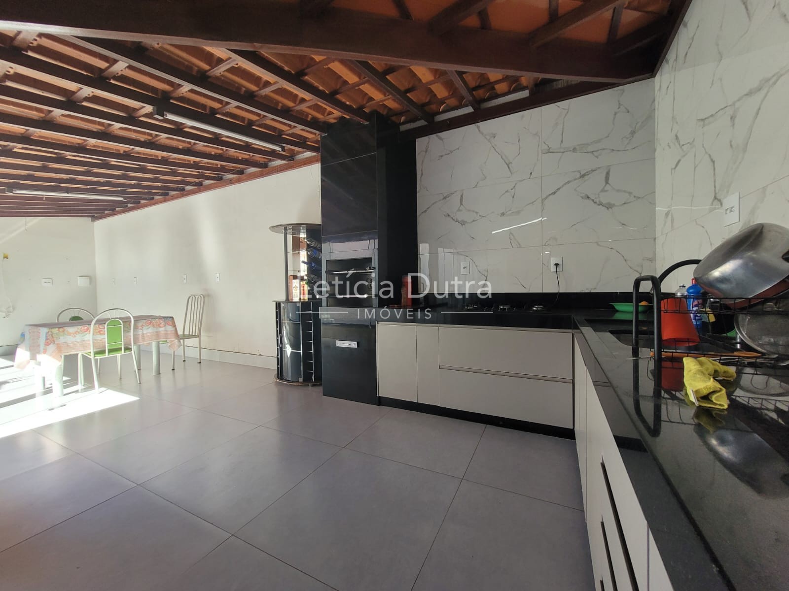 Casa em Parque da Floresta  — foto 2 de 24