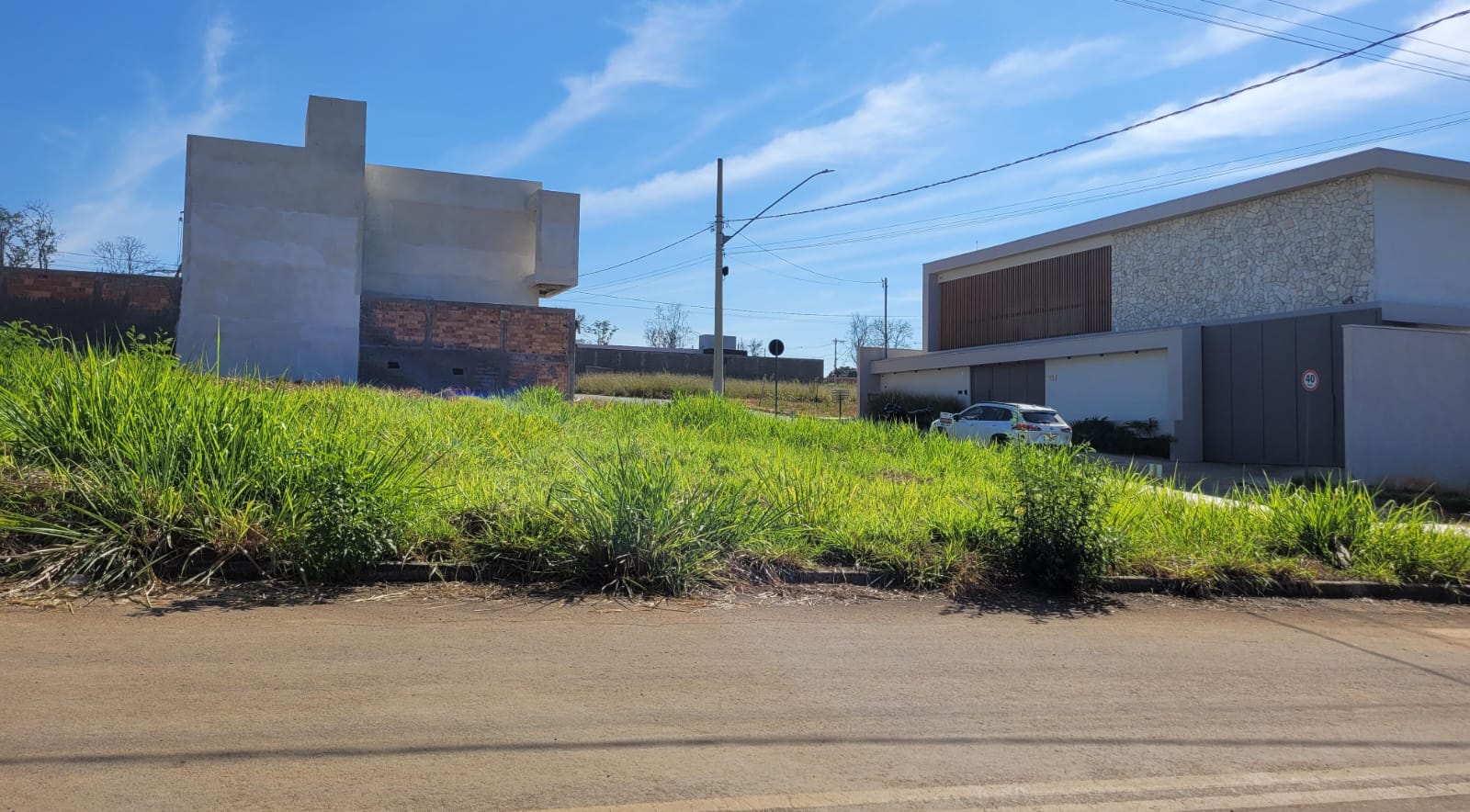 Lote em Bonfim — Lote de esquina e contra esquina à venda com grande potencial construtivo