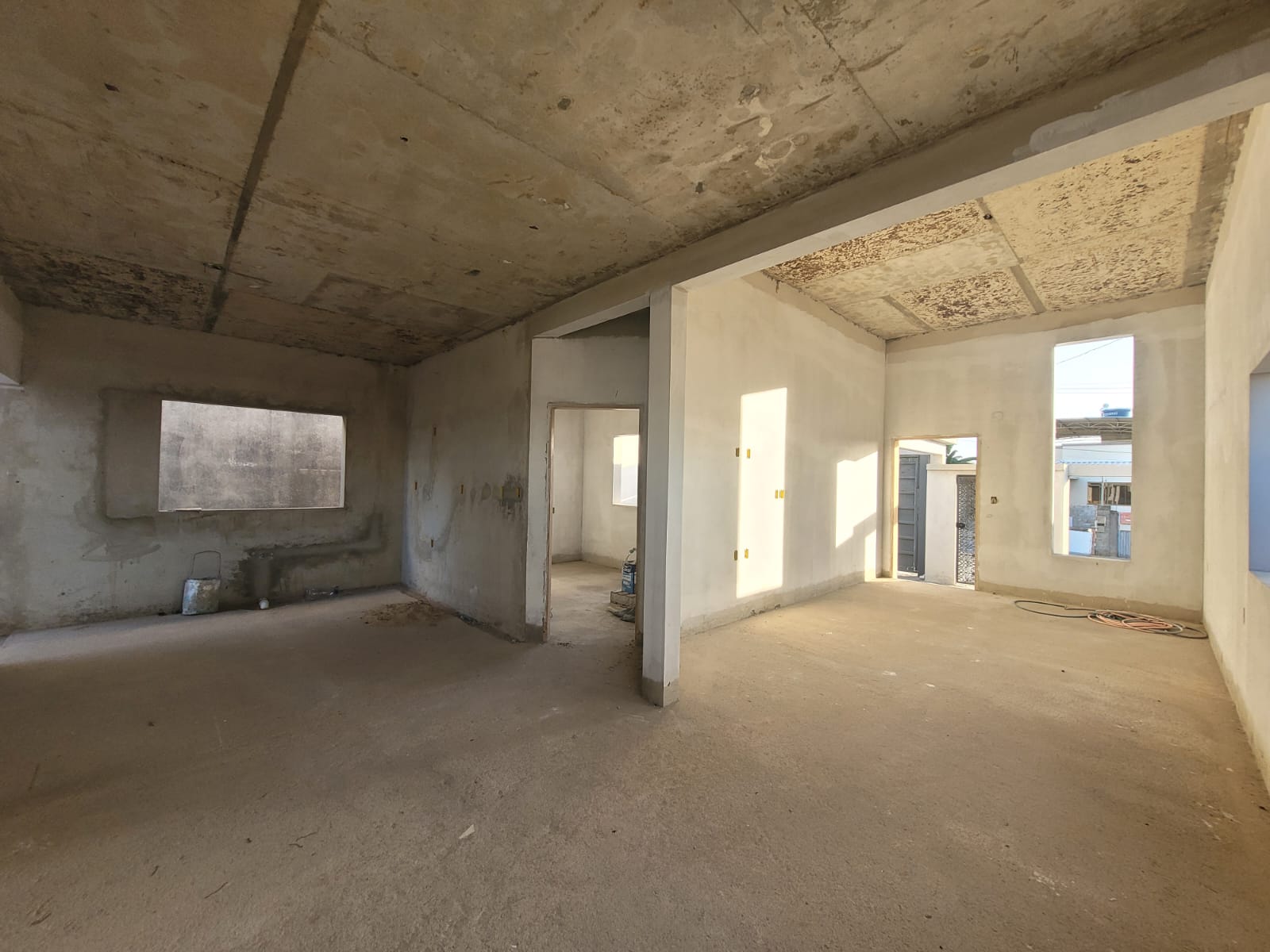 Casa — Casa à venda na fase de acabamento contendo 4 quartos 